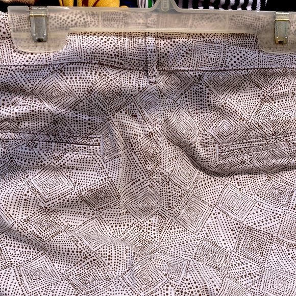 Old navy Capri pants size 14 regular - Picture 2 of 3